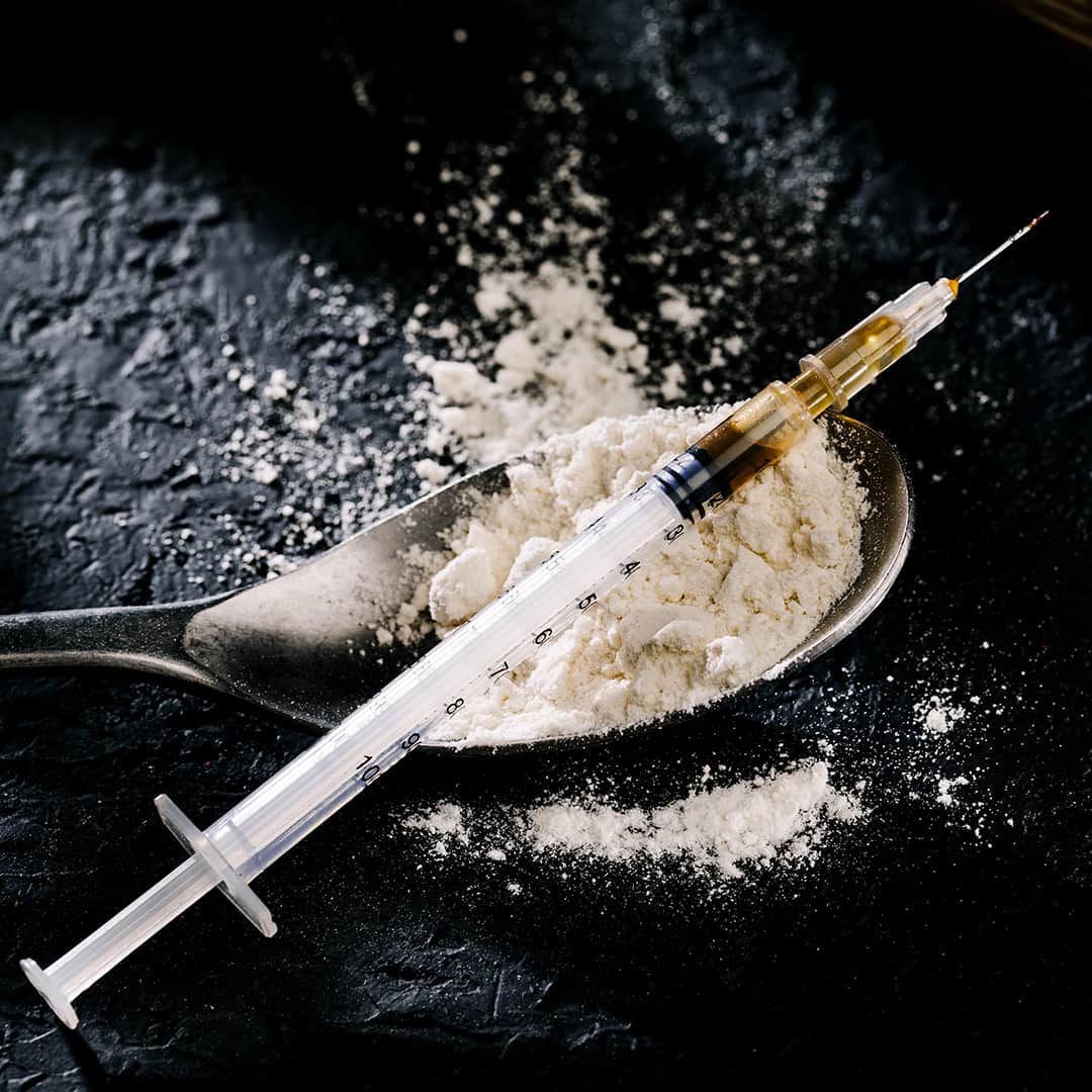 what does heroin look like?
